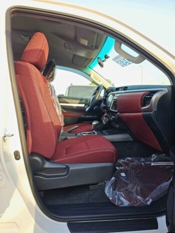 TOYOTA HILUX Image 6
