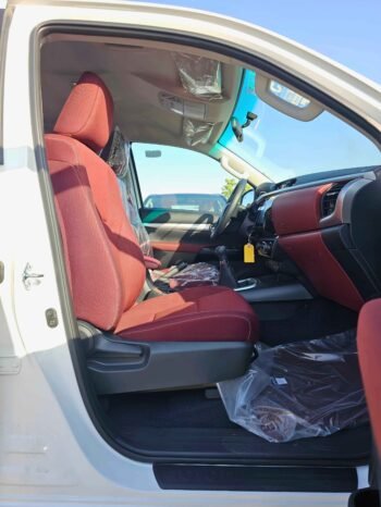 TOYOTA HILUX Image 4