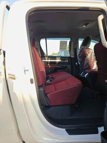 TOYOTA HILUX Image 4