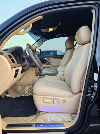 TOYOTA LANDCRUISER Image 8