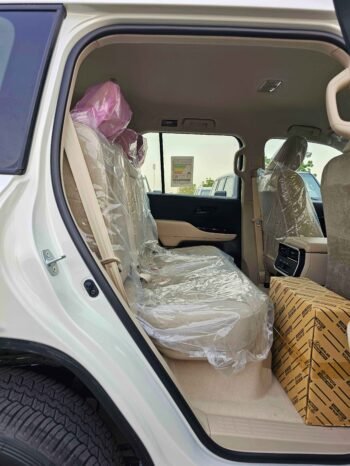 TOYOTA LANDCRUISER Image 6