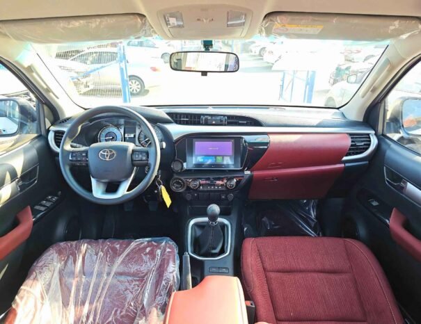 TOYOTA HILUX GLX SR5 2025 PETROL V4 2.7L M/T