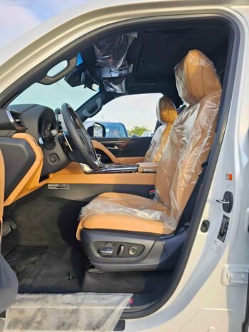 LEXUS LX 600 Image 7