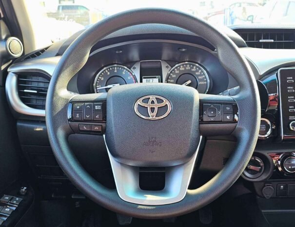TOYOTA HILUX SR5 2025 PETROL V4 2.7L M/T