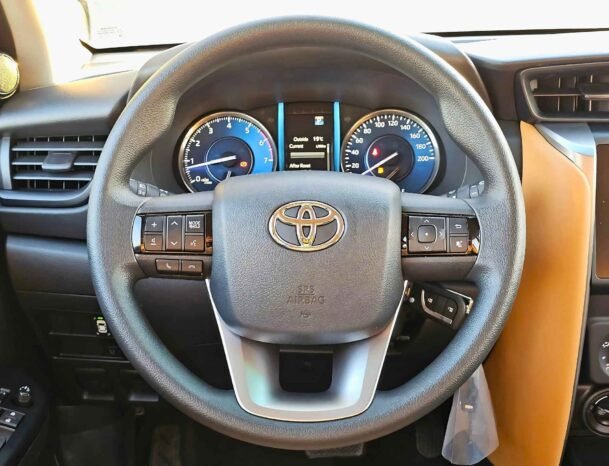 TOYOTA FORTUNER BASIC 2025 PETROL V4 2.7L A/T