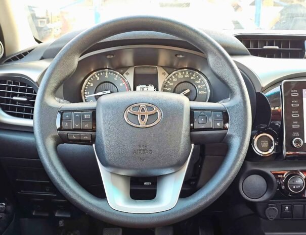 TOYOTA HILUX SR5 NARROW BODY DOUBLE CABIN 2024 V4 2.7L M/T