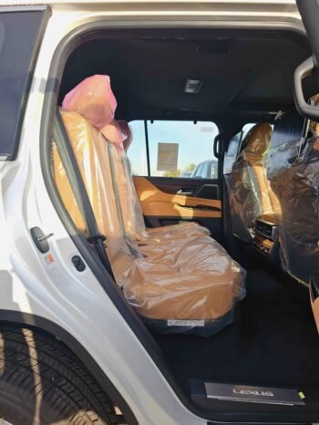 LEXUS LX 600 Image 4