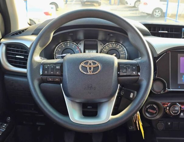 TOYOTA HILUX GLX SR5 2025 PETROL V4 2.7L M/T