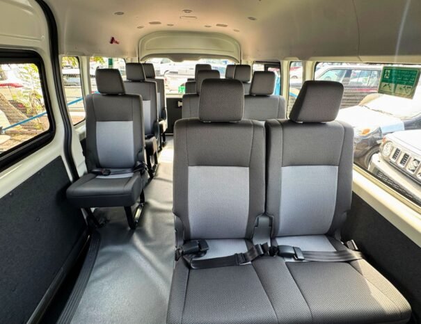 TOYOTA HIACE HIGHROOF 2025 DIESEL V4 2.8L M/T