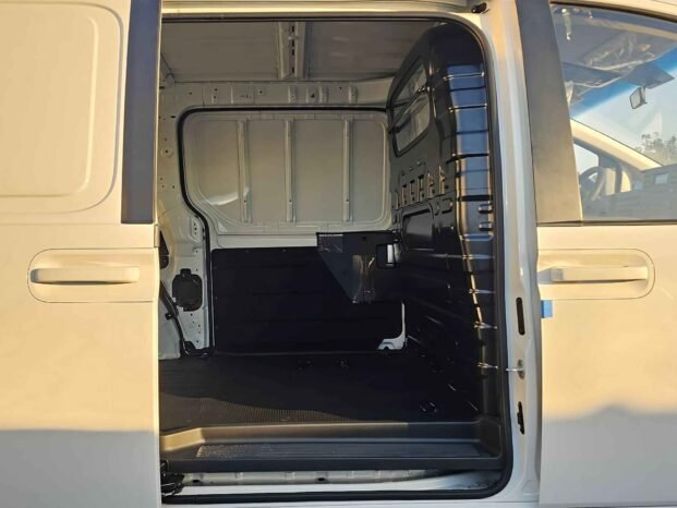 HYUNDAI STARIA CARGO 2025 PETROL V4 2.2L M/T