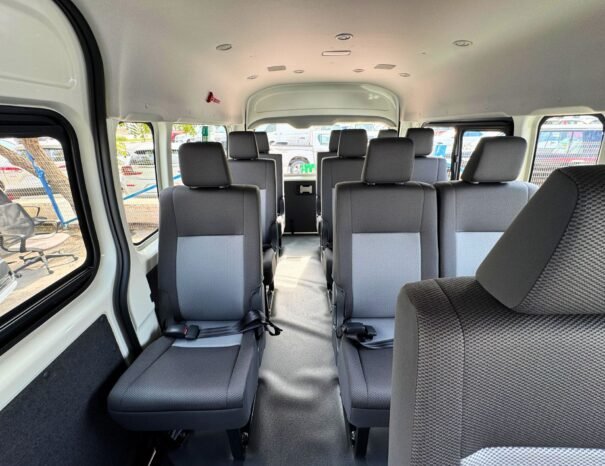 TOYOTA HIACE HIGHROOF 2025 DIESEL V4 2.8L M/T