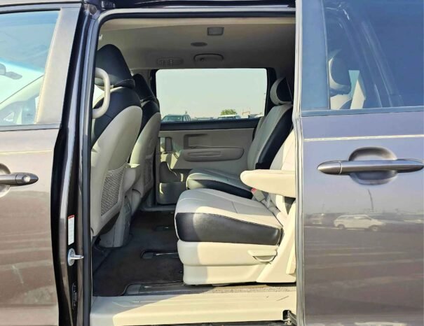 KIA SEDONA LX 2017 PETROL V6 3.3L A/T