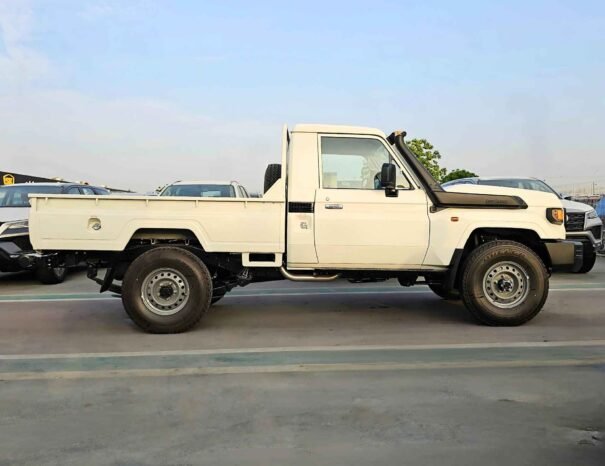 TOYOTA LANDCRUISER PICKUP LC79 SC STD-E DIESEL V4 2.8L M/T