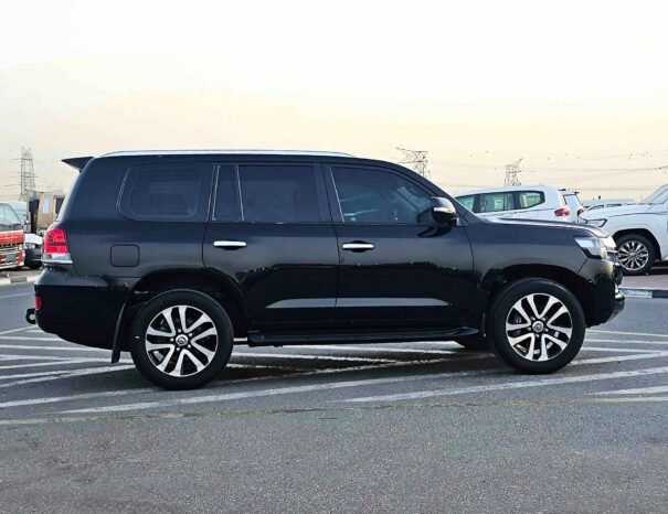TOYOTA LANDCRUISER GXR 2019 БЕНЗИН V6 4.0L V6 A/T