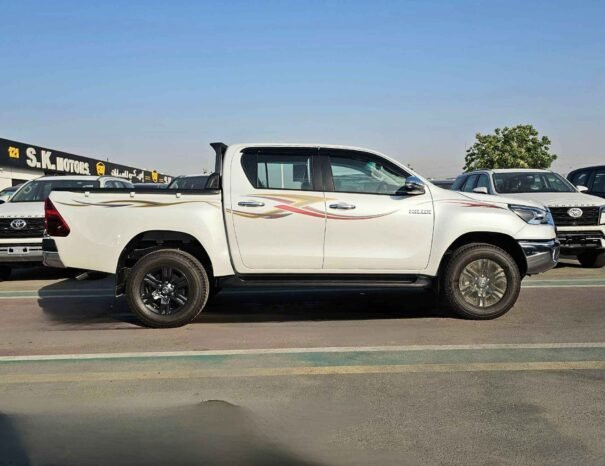TOYOTA HULUX SR5 FULL OPTION 2025 PETROL V4 2.7L M/T