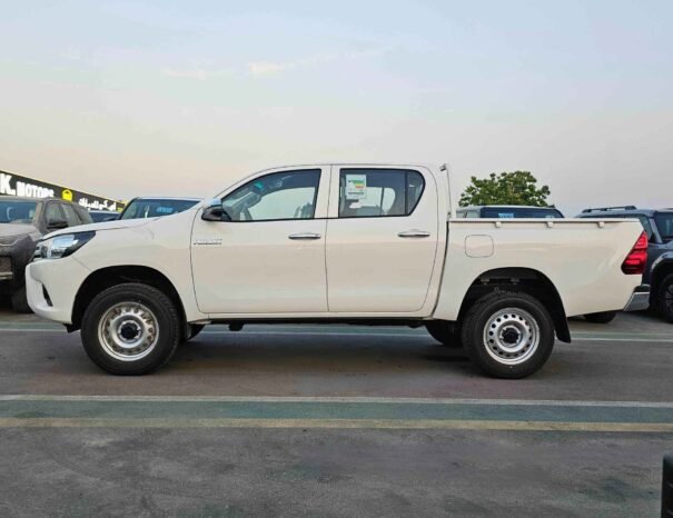 TOYOTA HILUX DLX-G1 BASIC NARROW BODY DIESEL 2025 V4 2.4L M/T