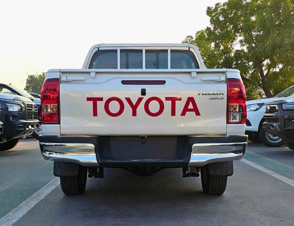 TOYOTA HILUX SR5 NARROW BODY DOUBLE CABIN 2024 V4 2.7L M/T