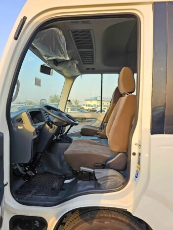 TOYOTA COASTER Image 11