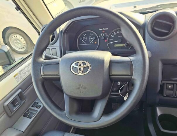 Пикап Toyota Land Cruiser LC79 SC 2024, дизельный двигатель V6 4,2 л, МКПП