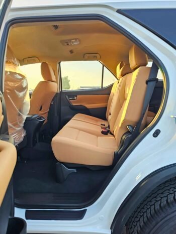 TOYOTA FORTUNER Image 6