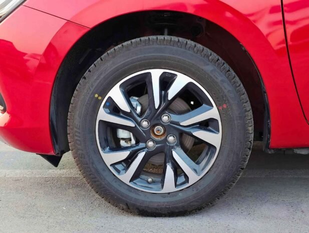 سوزوكي سويفت Glx 2025 بنزين V4 سعة 1.2 لتر A/T
