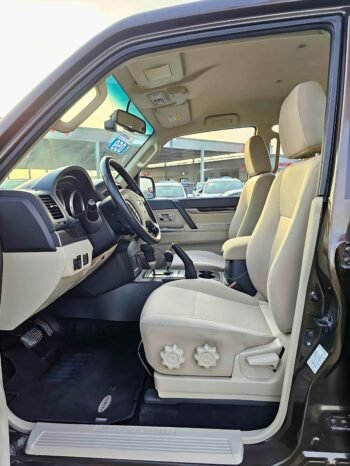 MITSUBISHI PAJERO Image 10