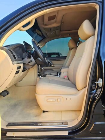 TOYOTA LANDCRUISER Image 8