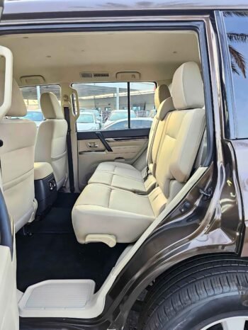 MITSUBISHI PAJERO Image 8