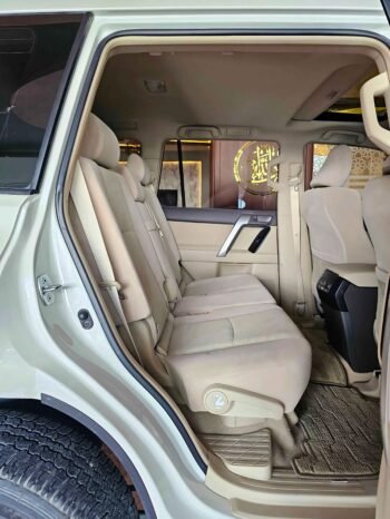 TOYOTA PRADO Image 14