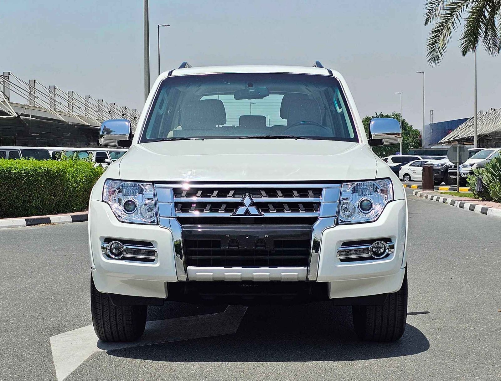 ميتسوبيشي باجيرو GLS 2020 بنزين V6 3.5 لتر أوتوماتيك