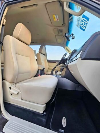 MITSUBISHI PAJERO Image 6