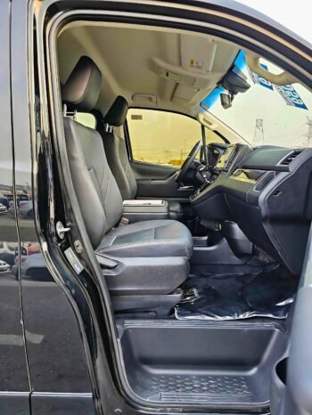 TOYOTA GRANVIA Image 8
