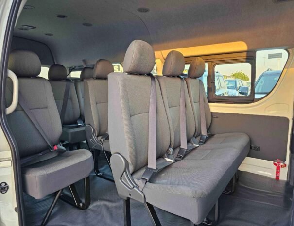 TOYOTA HIACE HIGHROOF DX 2025 DIESEL V4 2.5L M/T