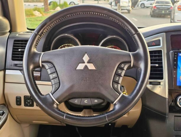 ميتسوبيشي باجيرو GLS 2020 بنزين V6 3.5 لتر أوتوماتيك