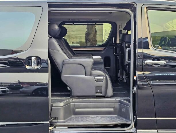 TOYOTA GRANVIA PREMIUM 2023 PETROL V6 3.5L A/T