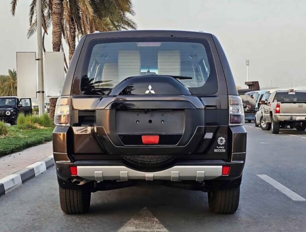 ميتسوبيشي باجيرو GLS 2020 بنزين V6 3.5 لتر أوتوماتيك