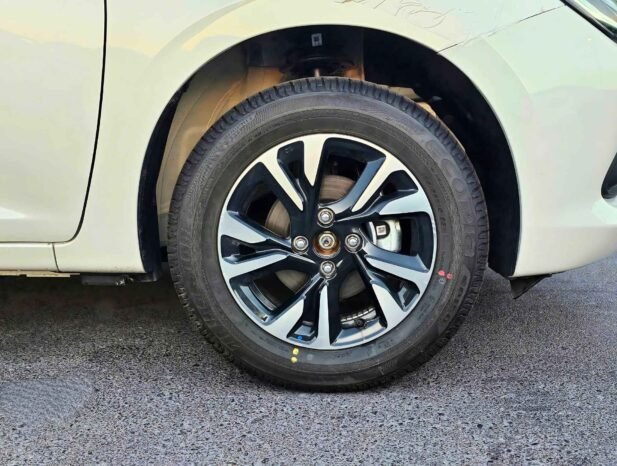 سوزوكي سويفت Glx 2025 بنزين V4 سعة 1.2 لتر A/T