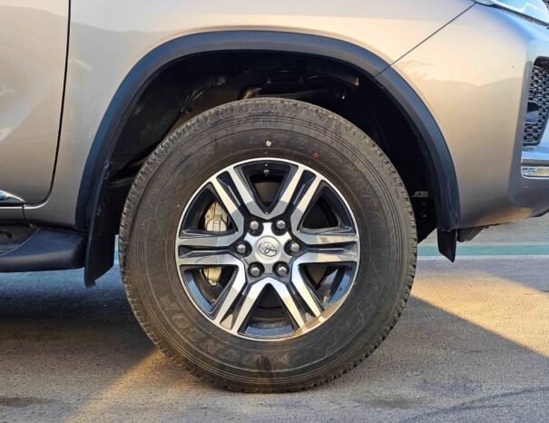TOYOTA FORTUNER 2024 PETROL V4 2.7L A/T