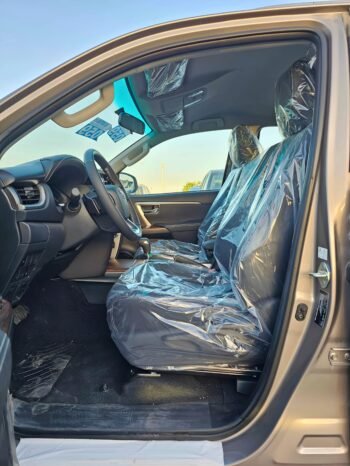 TOYOTA FORTUNER Image 6