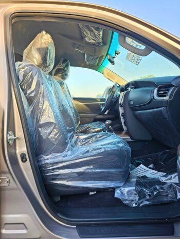 TOYOTA FORTUNER Image 5