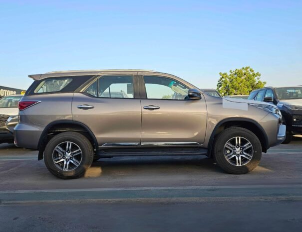TOYOTA FORTUNER 2024 PETROL V4 2.7L A/T