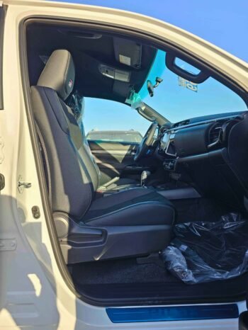 TOYOTA HILUX Image 6