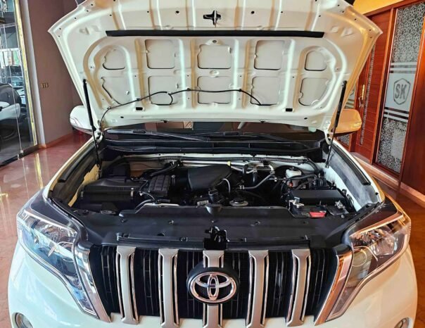 TOYOTA PRADO VXR 2017 PETROL V4 2.7L A/T