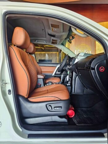TOYOTA PRADO Image 8