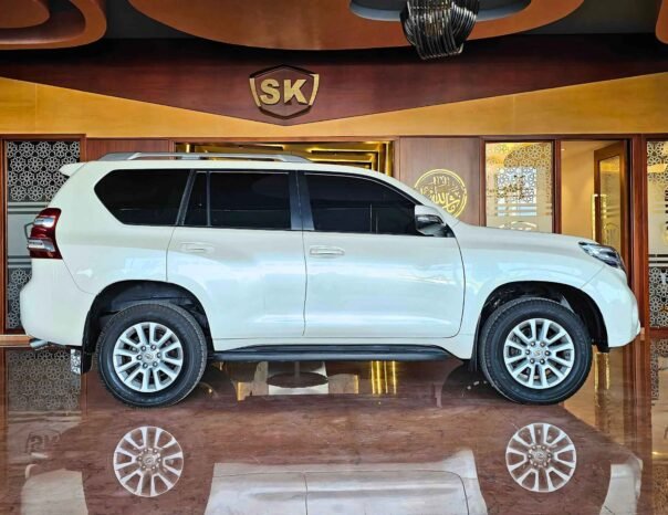 TOYOTA PRADO VXR 2017 PETROL V4 2.7L A/T