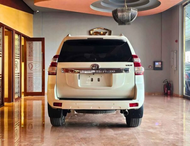 TOYOTA PRADO VXR 2017 PETROL V4 2.7L A/T