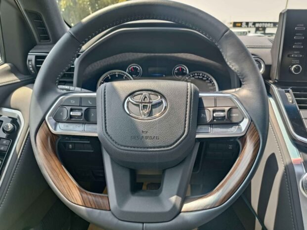 تويوتا لاندكروزر هاي لاندكروزر LC300 GXR 2023 بنزين V6 4.0L A/T