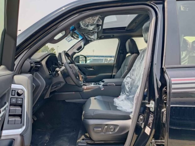 تويوتا لاندكروزر هاي لاندكروزر LC300 GXR 2023 بنزين V6 4.0L A/T