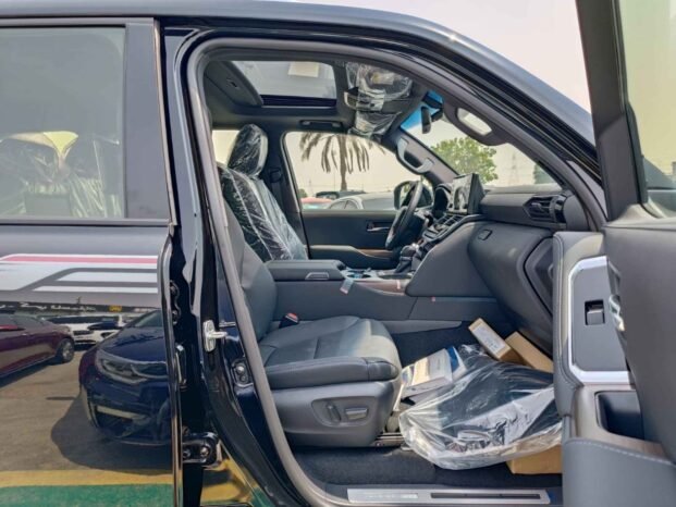 تويوتا لاندكروزر هاي لاندكروزر LC300 GXR 2023 بنزين V6 4.0L A/T