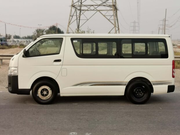 TOYOTA HIACE STANDARD ROOF 2022 DIESEL V4 2.5L M/T